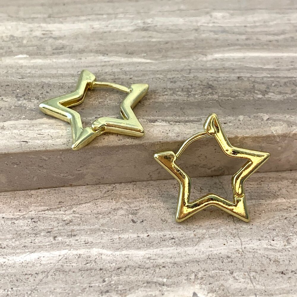 NEW~ Anthropologie Gold Star Huggie Petite Hoop Earrings